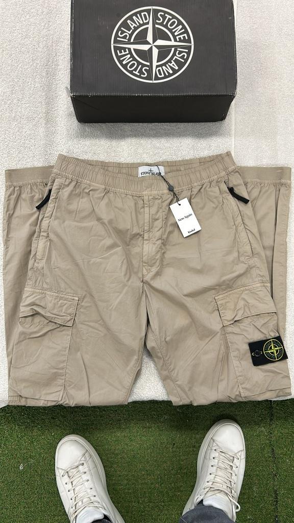 Stone Island Cargo broek met badge - New Again Vinted, Maat 48/50 (M), ., Ophalen of Verzenden, .