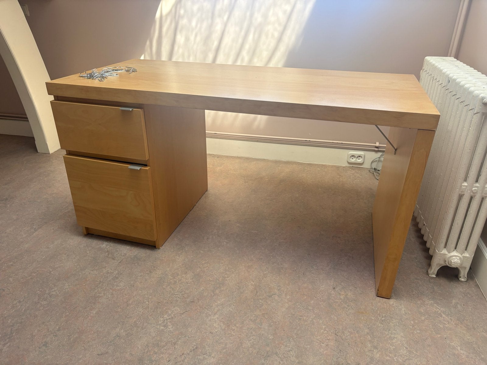 Ikea Malm Houten bureau met lades en opbergruimte, Huis en Inrichting, Bureaus, Ophalen, Gebruikt, Bruin, Overige merken