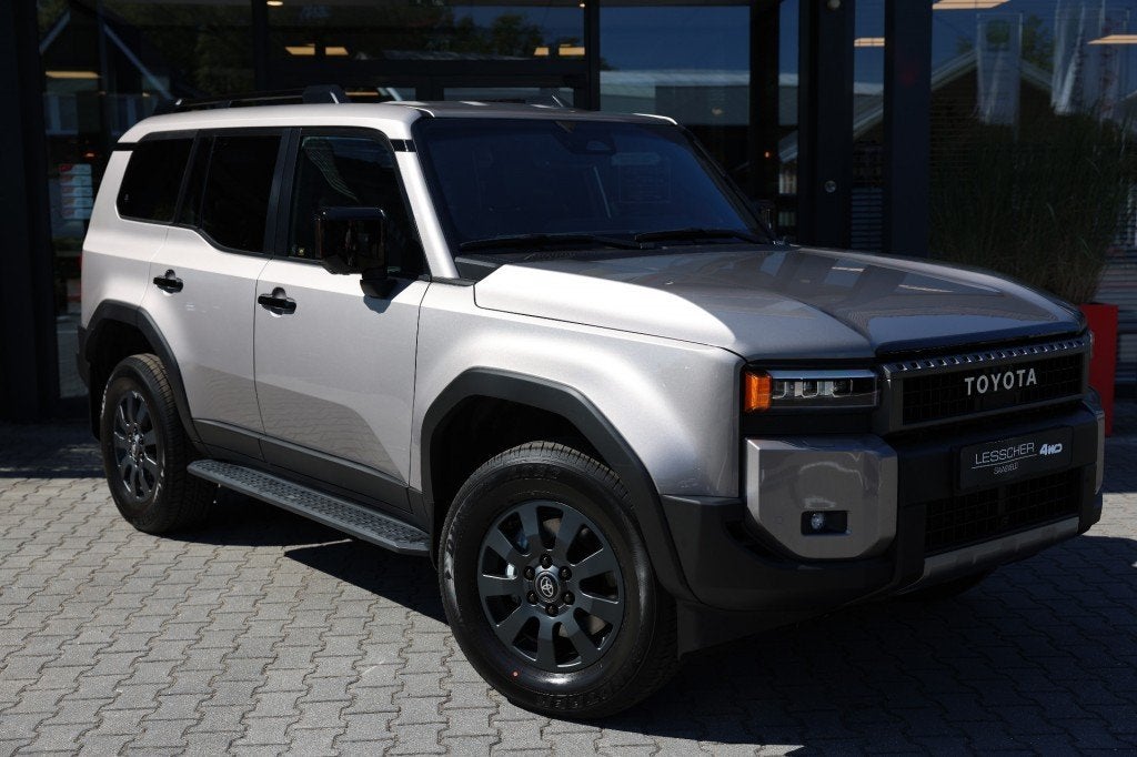 Toyota LANDCRUISER 250 2.8 D-4D 5DRS  EXECUTIVE  A/T VAN, Auto's, Automaat, Gebruikt, 4 cilinders, Met garantie (alle)