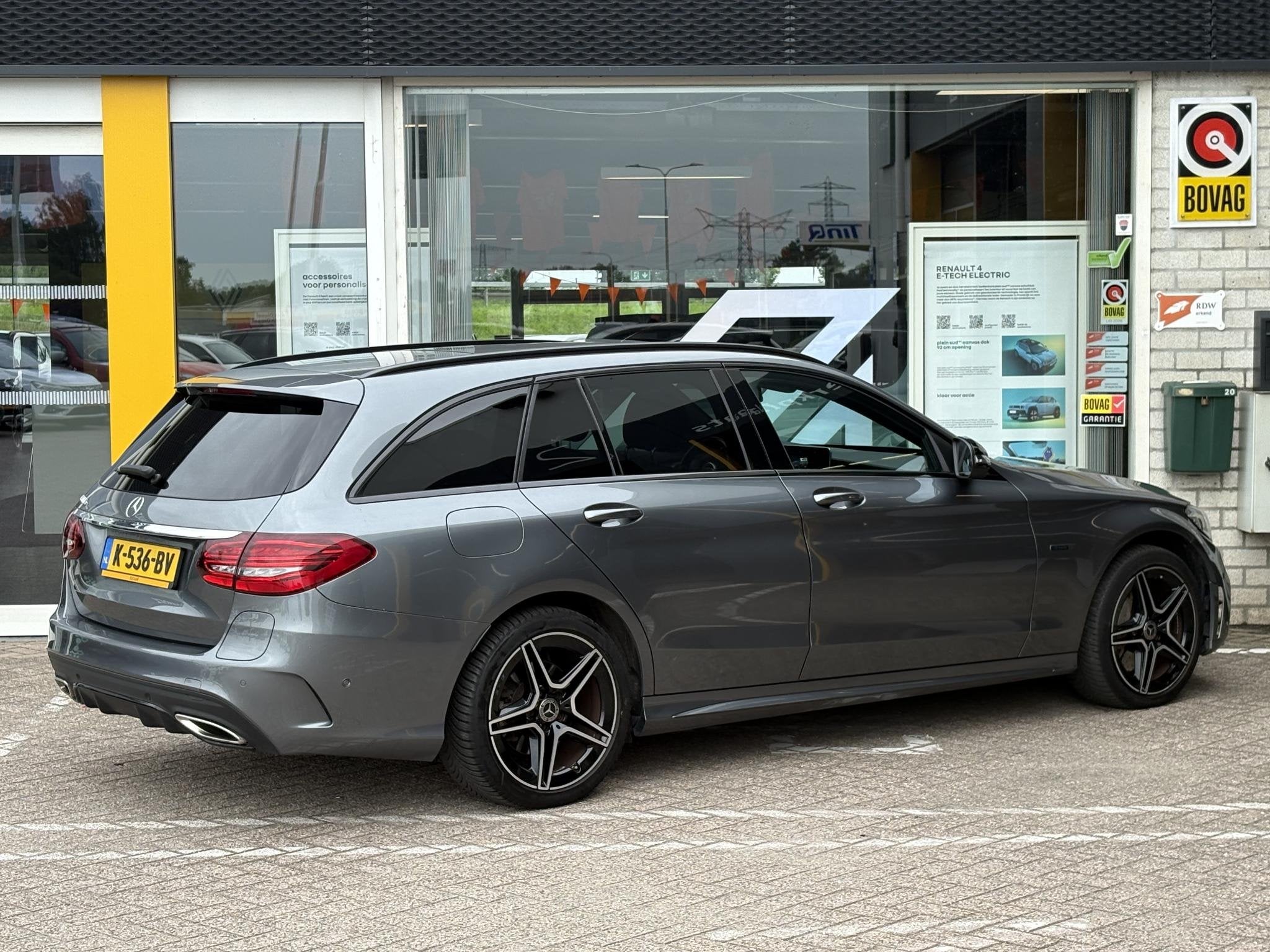 Mercedes-Benz C-klasse Estate 300 e Business Solution AMG |, Auto's, Automaat, 320 pk, Leder en Stof, Hybride Elektrisch/Benzine