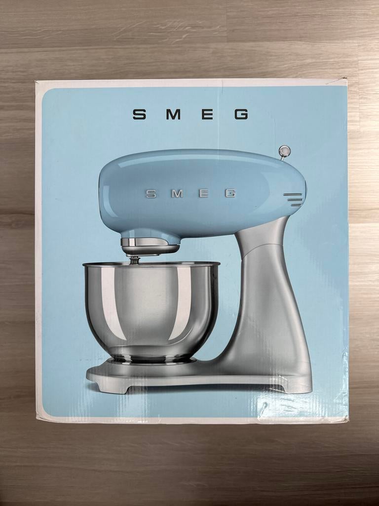 Smeg SMF01SVEU Keukenmachine - Pastelblauw, Witgoed en Apparatuur, Keukenmixers, 4 liter of meer, Ophalen, Nieuw, 3 snelheden of meer