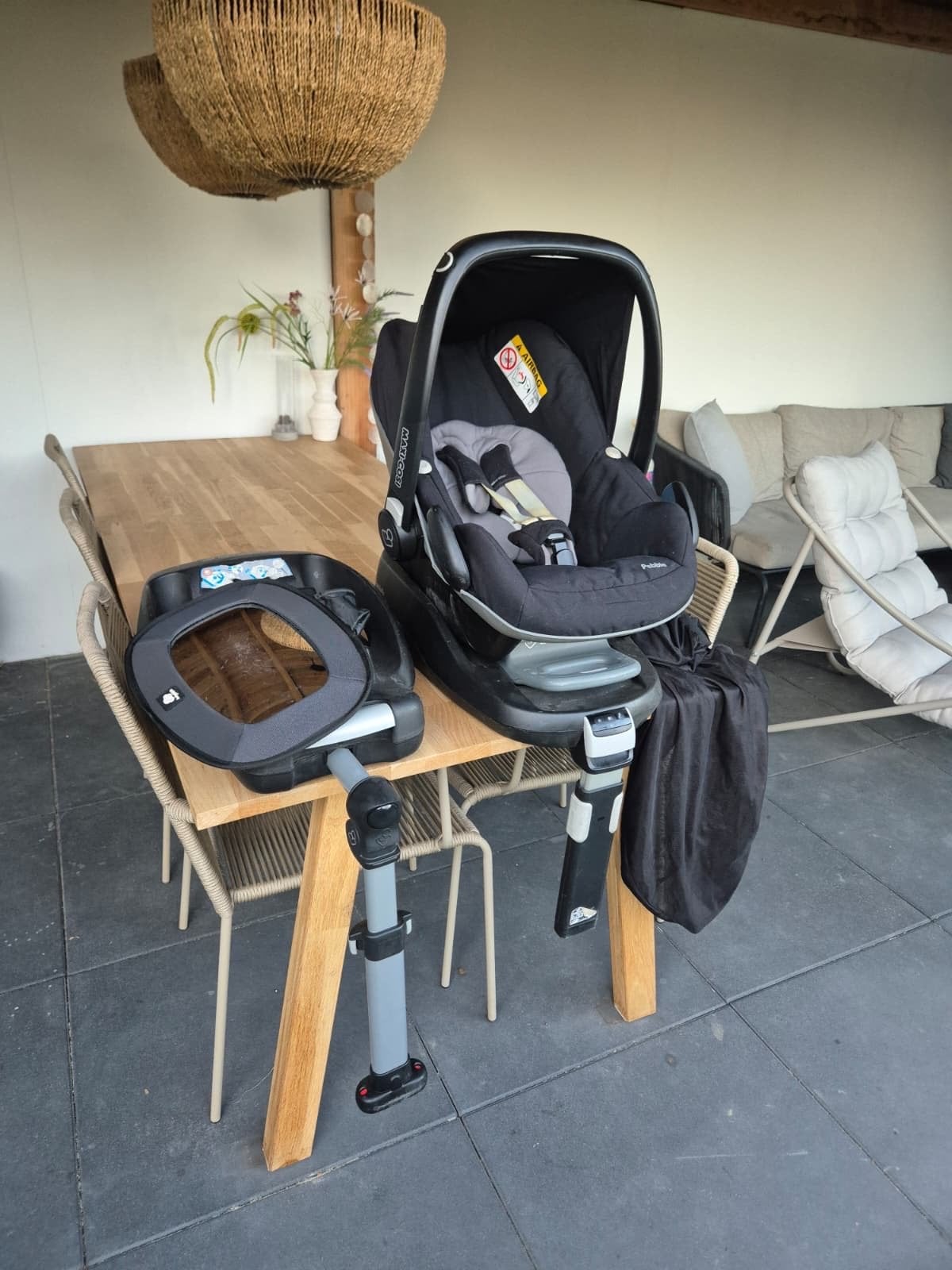 Maxi-Cosi Pebble autostoel met FamilyFix en EasyBase 2, Ophalen, Autogordel of Isofix, Gebruikt, Zijbescherming