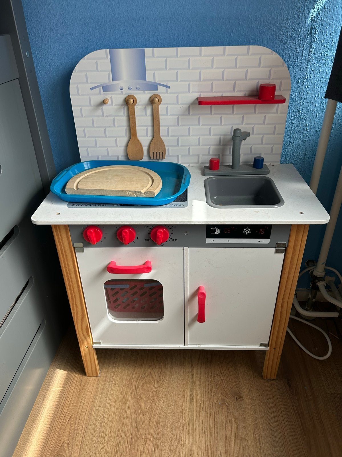 Leuke houten speelkeuken met accessoires, Kinderen en Baby's, Speelgoed | Speelkeukens, Ophalen, Zo goed als nieuw, Hout, Speelkeuken