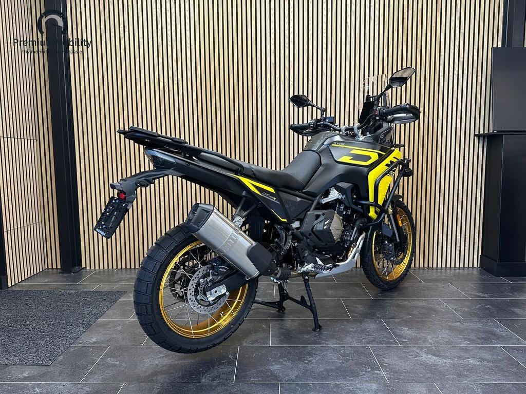 VOGE DS800 RALLY (GEEL), 2 cilinders, Motorrijbewijs A, Bedrijf, Onbekend