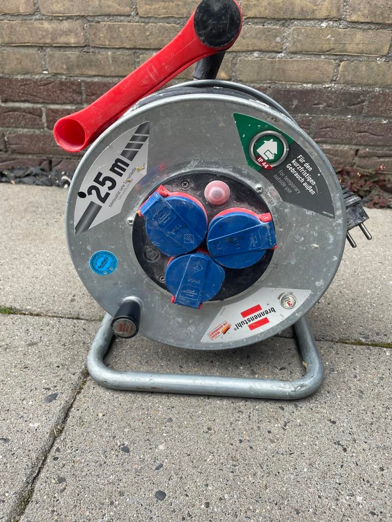 Brennenstuhl Garant IP44 kabelhaspel 25 meter, Ophalen, Zo goed als nieuw, Kabel of Snoer