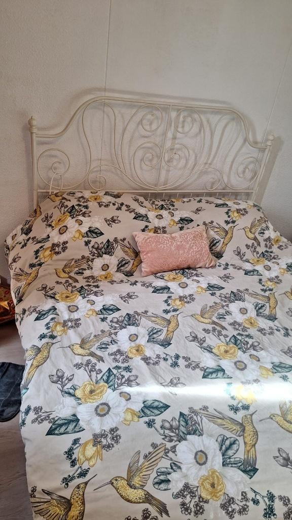 Bed, Huis en Inrichting, Slaapkamer | Bedden, Ophalen, Overige materialen, Gebruikt, Vintage