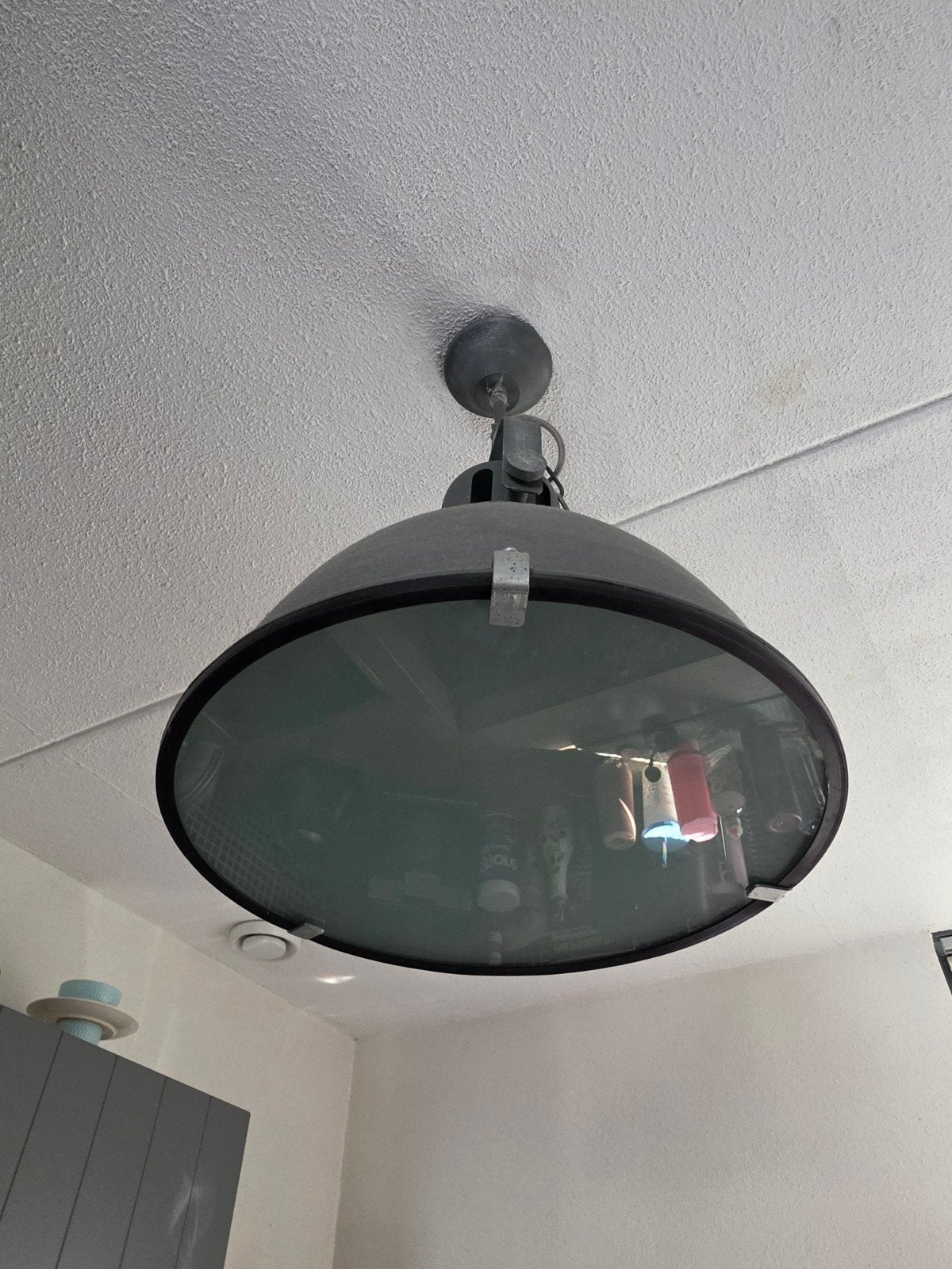 Industriële hanglamp grijs metaal met glasplaat, Ophalen, Gebruikt, E27 (groot), Glas