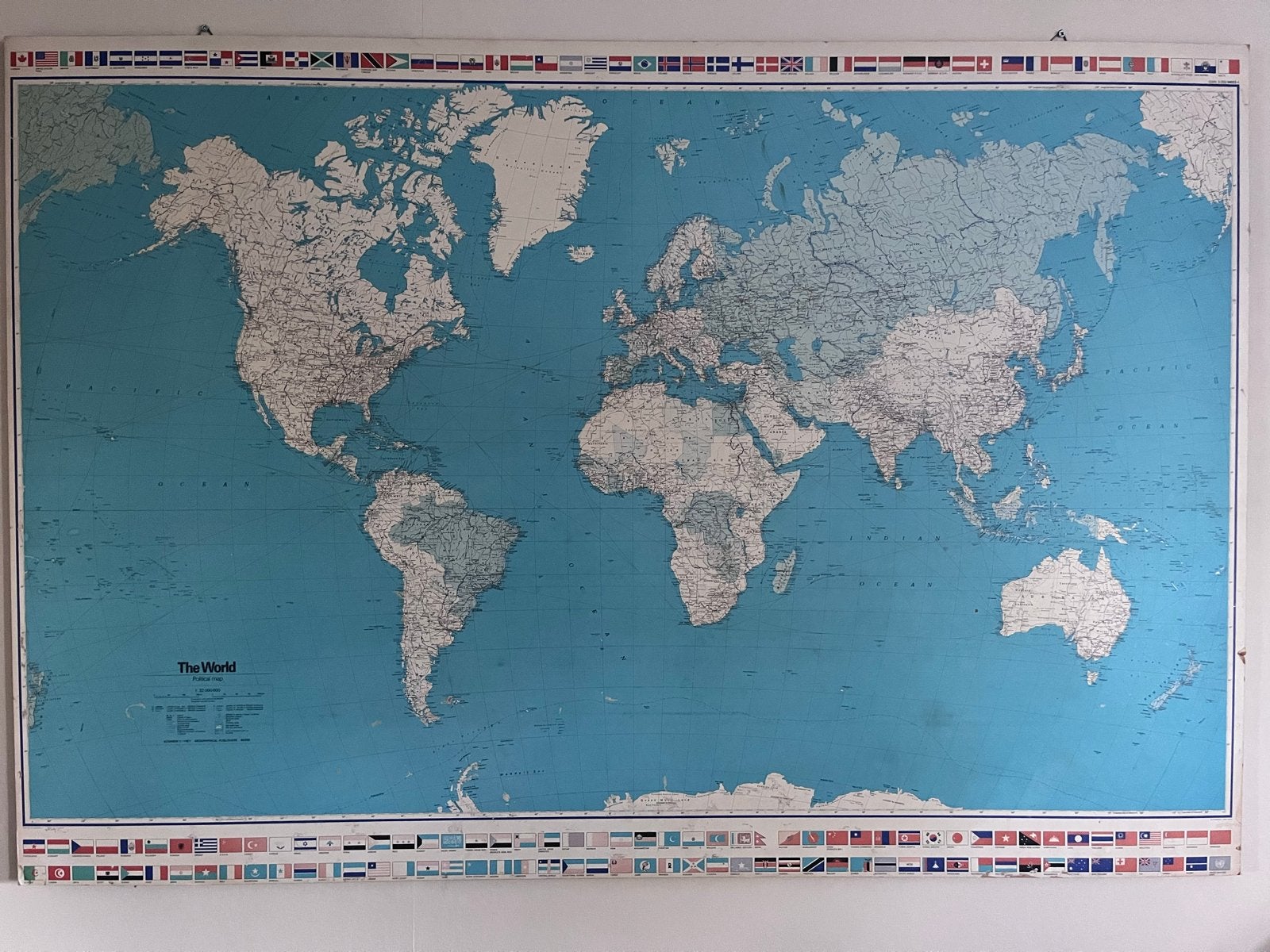 Vintage Wereldkaart - met vlaggen - Kümmerly+Frey, Boeken, Atlassen en Landkaarten, Landkaart, 1800 tot 2000, Wereld, Ophalen