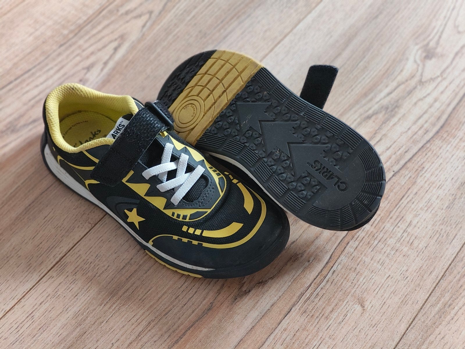 Clarks kinderschoenen maat 32.5 - Zo goed als nieuw, Ophalen, Clarks, Jongen of Meisje, Schoenen