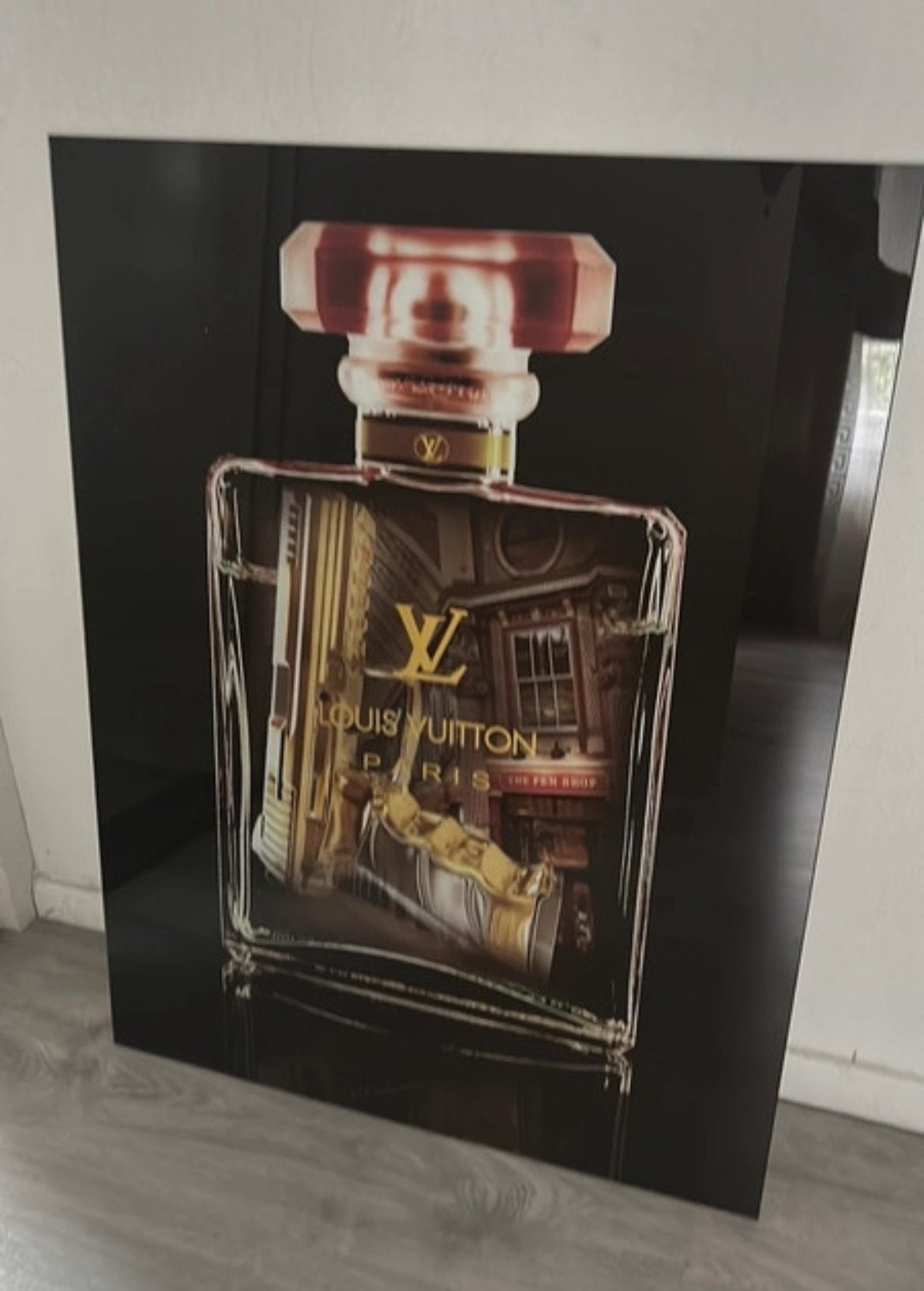 Glasschilderij 60x90 louis vuitton pistool parfumfles, Huis en Inrichting, Ophalen, Zo goed als nieuw, Minder dan 50 cm, Schilderij