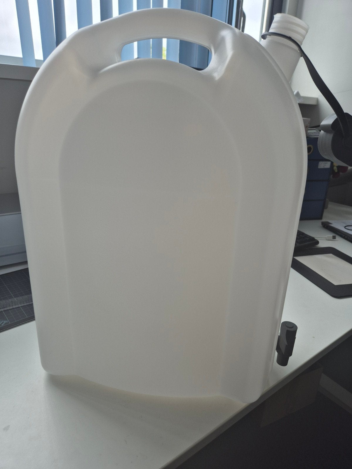 Watertank 20 liter met kraan - Zo goed als nieuw, Caravans en Kamperen, Ophalen, Zo goed als nieuw