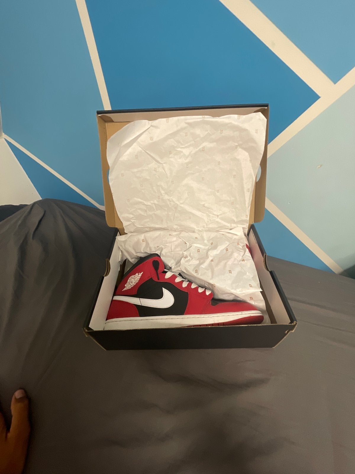 Jordan 1 rood maat 45, Kleding | Heren, Schoenen, Zo goed als nieuw, Overige kleuren, Ophalen of Verzenden