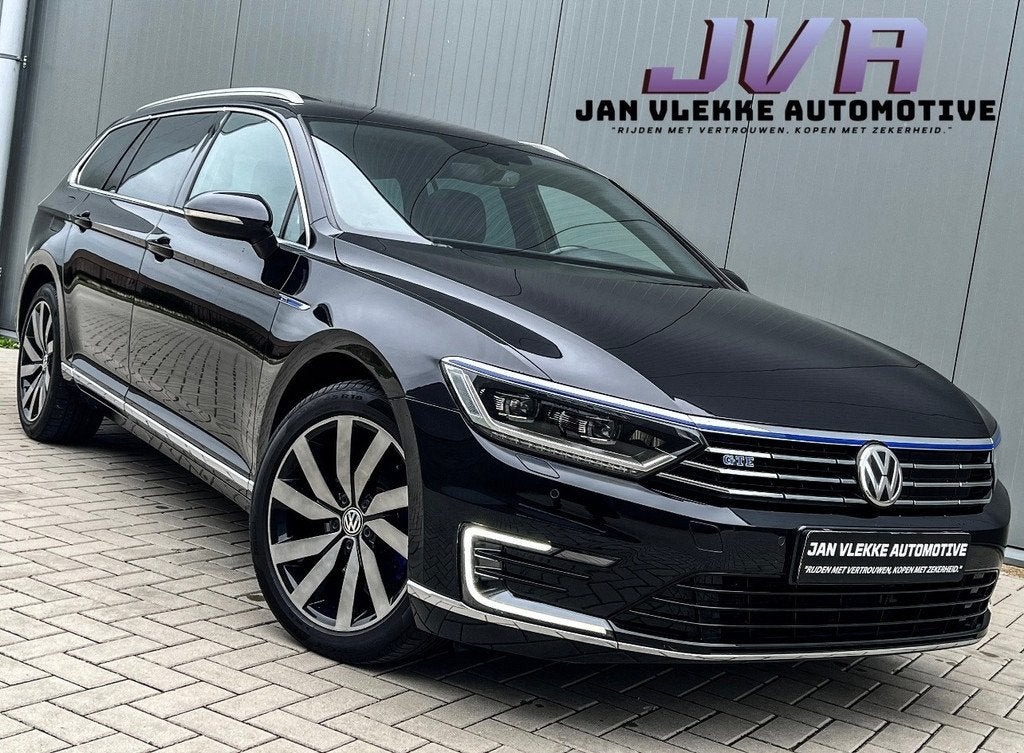 Volkswagen Passat Variant 1.4 TSI GTE R Line Highline, Auto's, Gebruikt, Zwart, Automatische klimaatregeling, Hybride Elektrisch/Benzine
