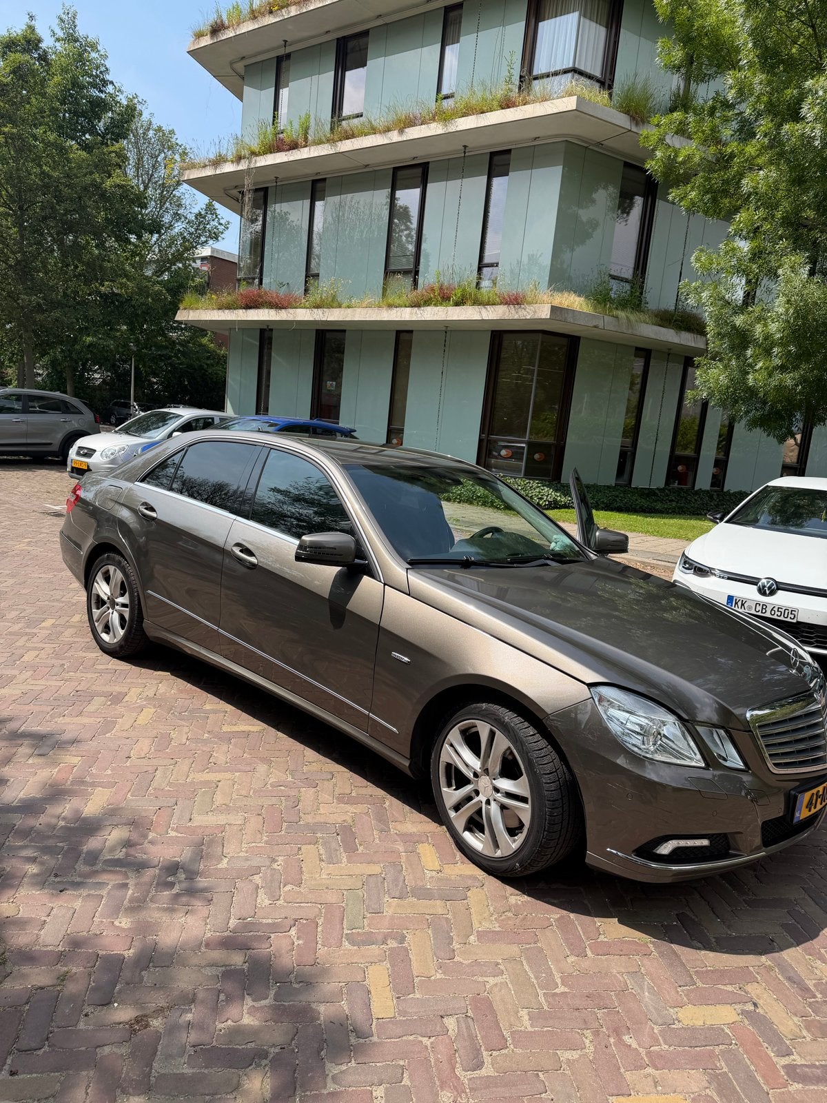 Mercedes-Benz E-Klasse 2.2 CDI E250 Sedan AUT 2010 Grijs, Auto's, Automaat, Achterwielaandrijving, 4 cilinders, 2000 kg