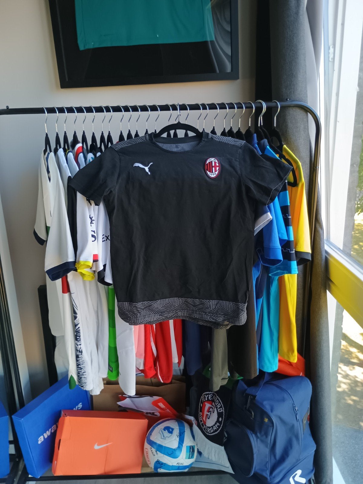 een mooi ac Milaan voetbalshirt shirt maat 12/14 jaar, Sport en Fitness, Voetbal, Maat XS of kleiner, Ophalen of Verzenden, Zo goed als nieuw