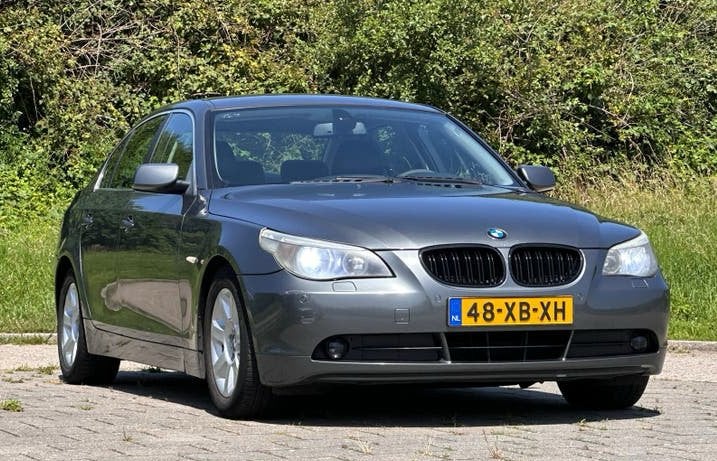 BMW 5-Serie 2.5 I 523 AUT 2007 Grijs youngtimer, Automaat, Achterwielaandrijving, 1800 kg, Zwart