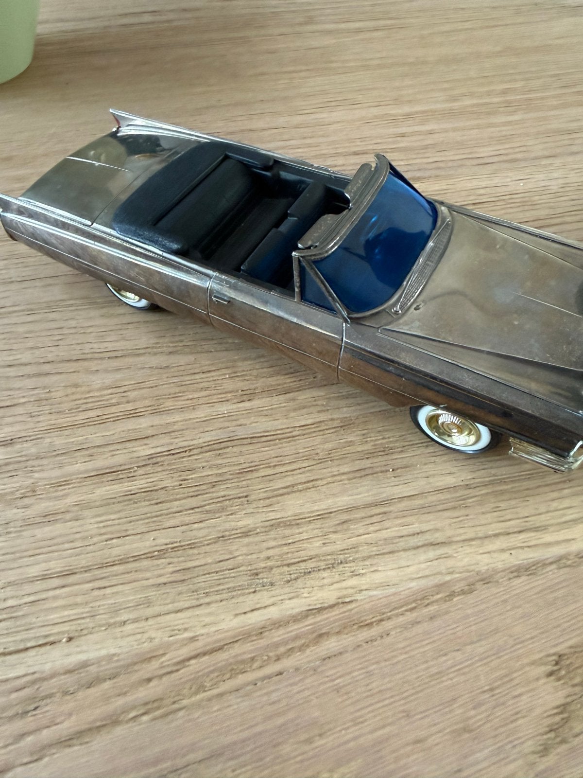 Vintage Cadillac Speelgoedauto - Zilverkleurig, Hobby en Vrije tijd, Modelauto's | 1:18, Ophalen of Verzenden, Gebruikt, Auto
