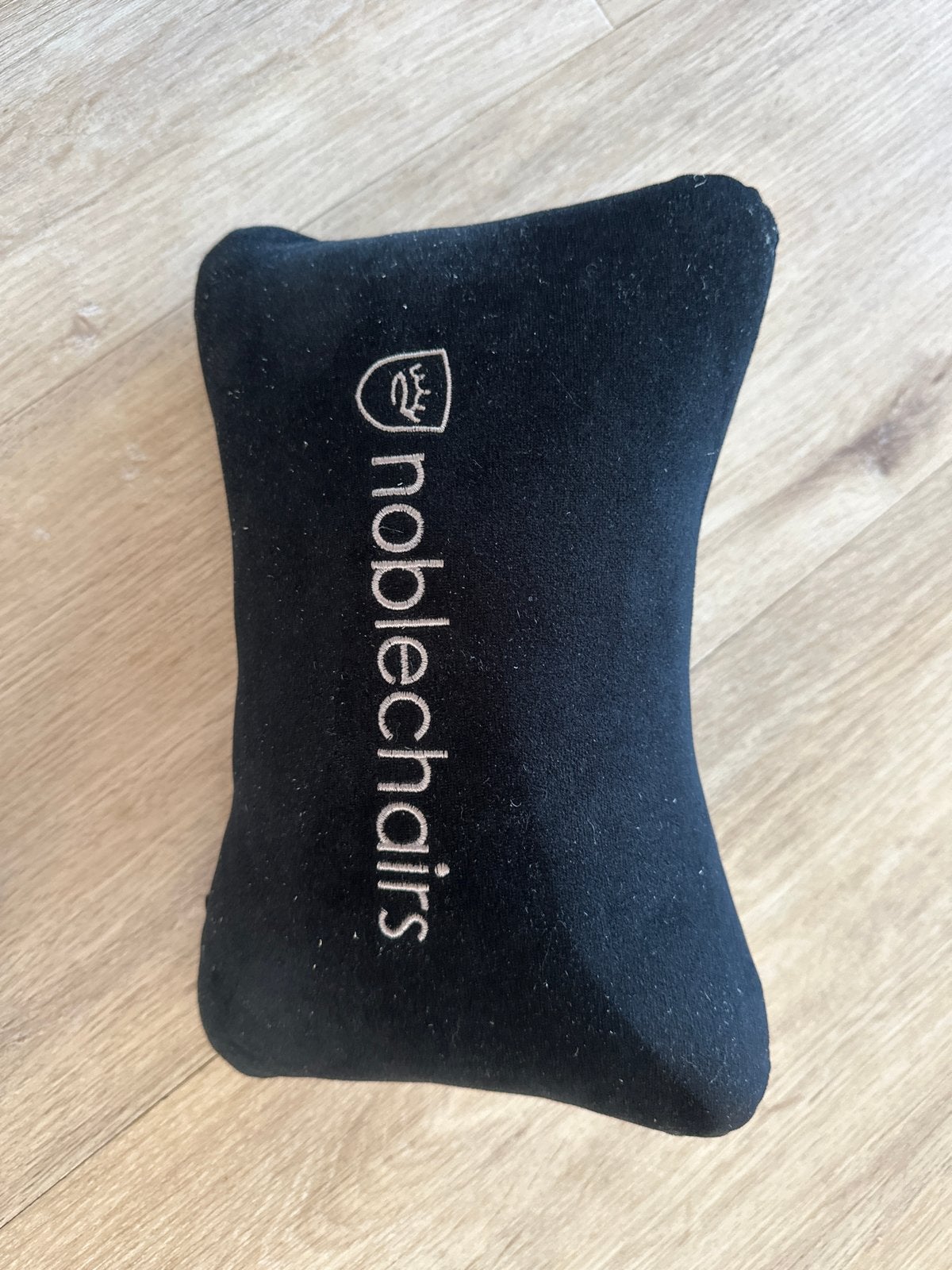 Noblechairs nekkussen - Zwart, zo goed als nieuw, Ophalen, Zo goed als nieuw, Zwart