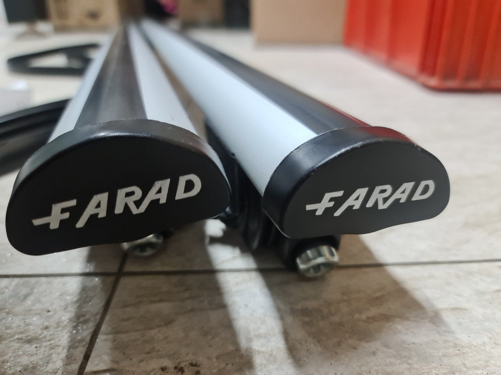 Farad dakdragers - Aerodynamisch en veilig, Ophalen