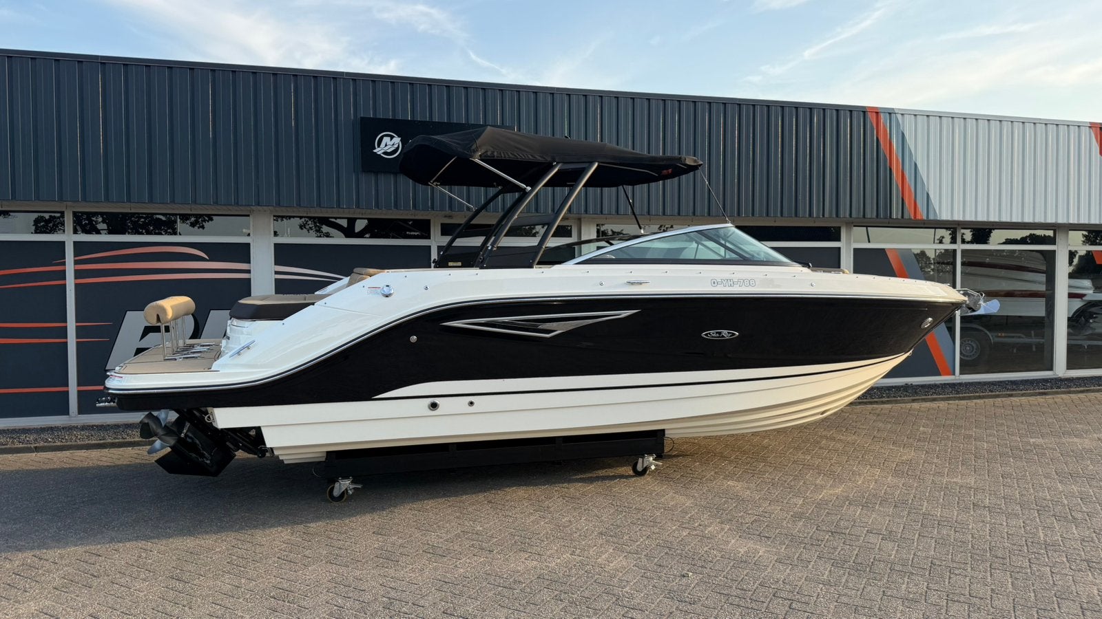 Sea Ray SLX 250 Bowrider 2024, 430 PK, Ophalen, Binnenboordmotor, Zo goed als nieuw, Sea Ray
