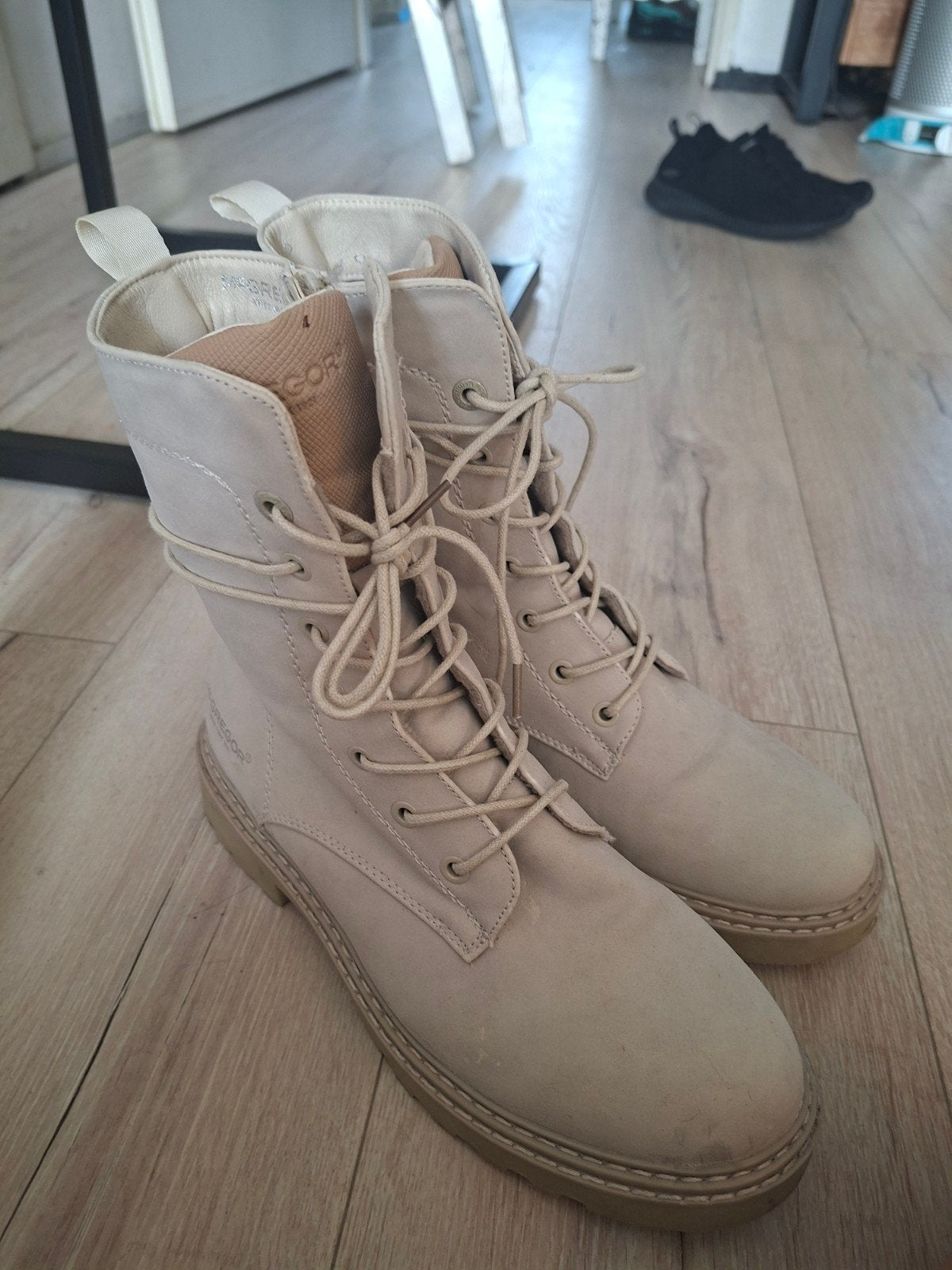 McGregor Laarzen Crème Maat 40 - Zo goed als nieuw, Kleding | Dames, McGregor, Beige, Lage of Enkellaarzen, Ophalen of Verzenden