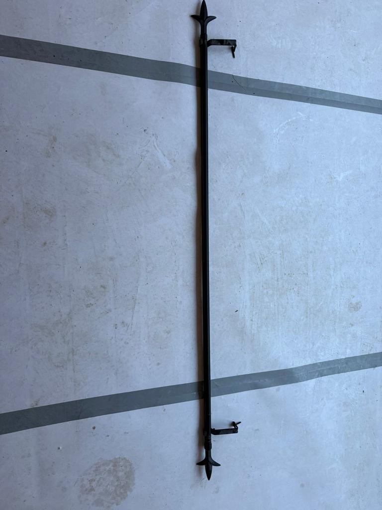 Vintage gordijn roede met sierlijke uiteinden, Gebruikt, 100 tot 150 cm, Zwart, Minder dan 100 cm