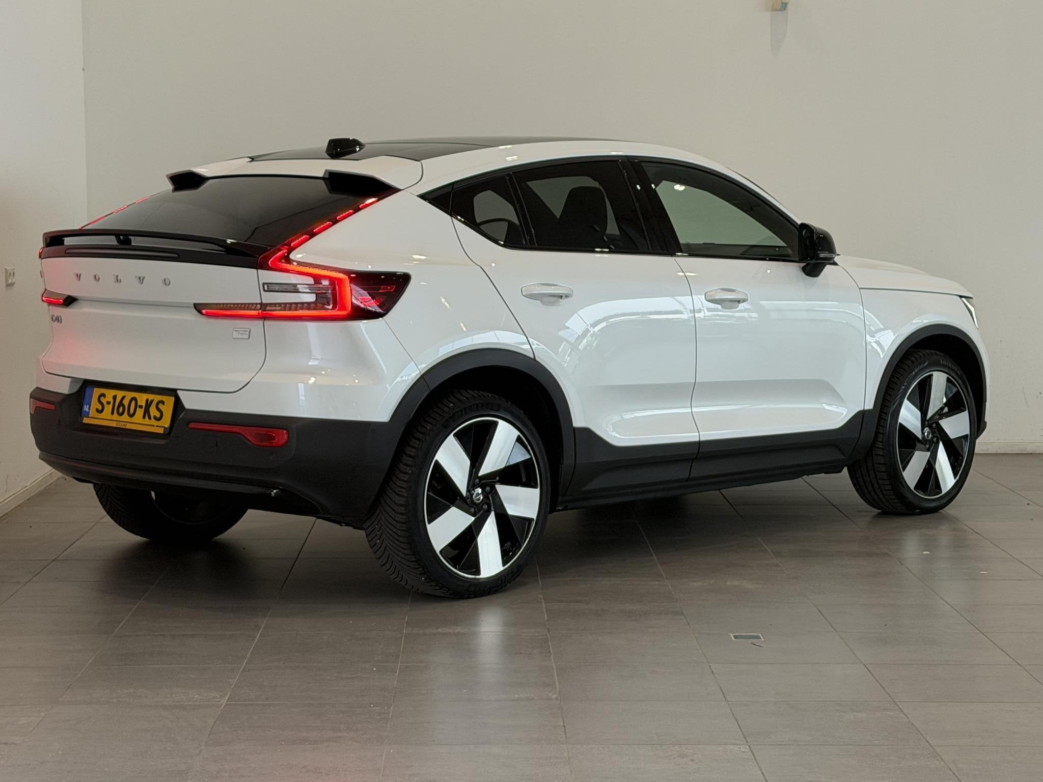 Volvo C40 Recharge Twin Ultimate 78 kWh | 94,1 % SOH | Panor, Automaat, Stof, Huisgarantie, Met garantie (alle)