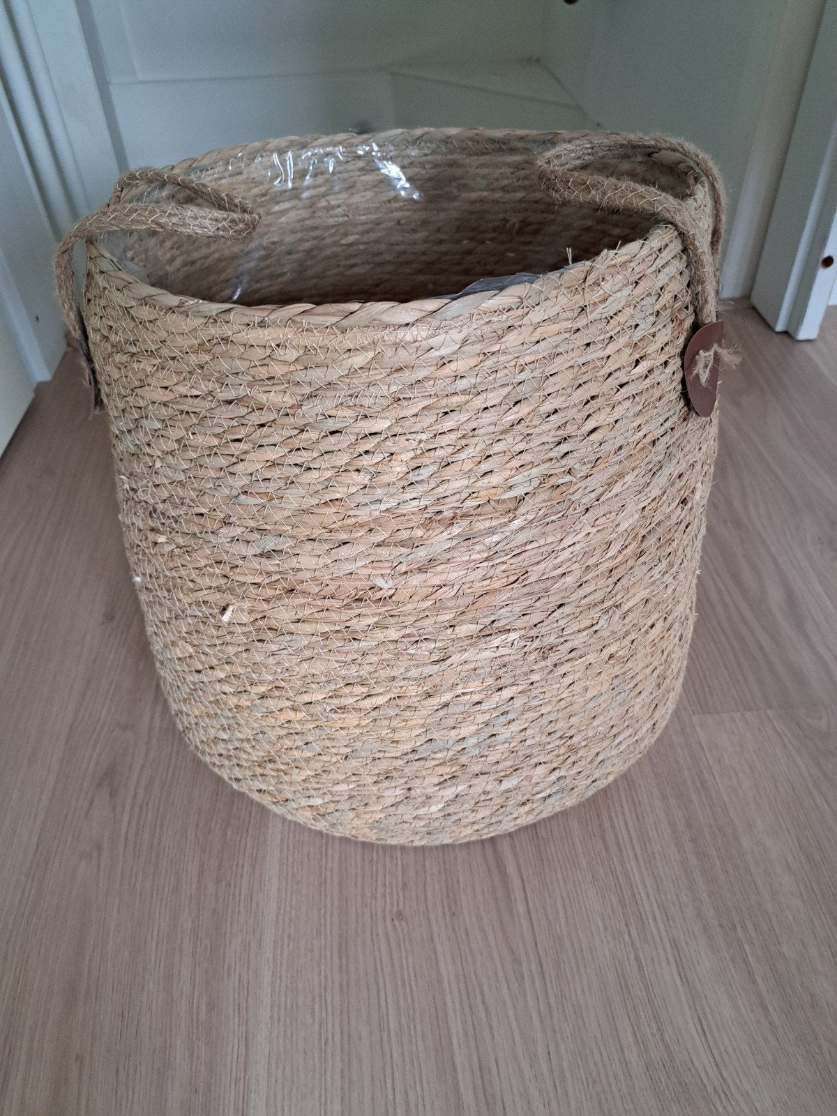 Gevlochten rieten mand met handvatten, Gevlochten, Rond, Ophalen of Verzenden, Zo goed als nieuw