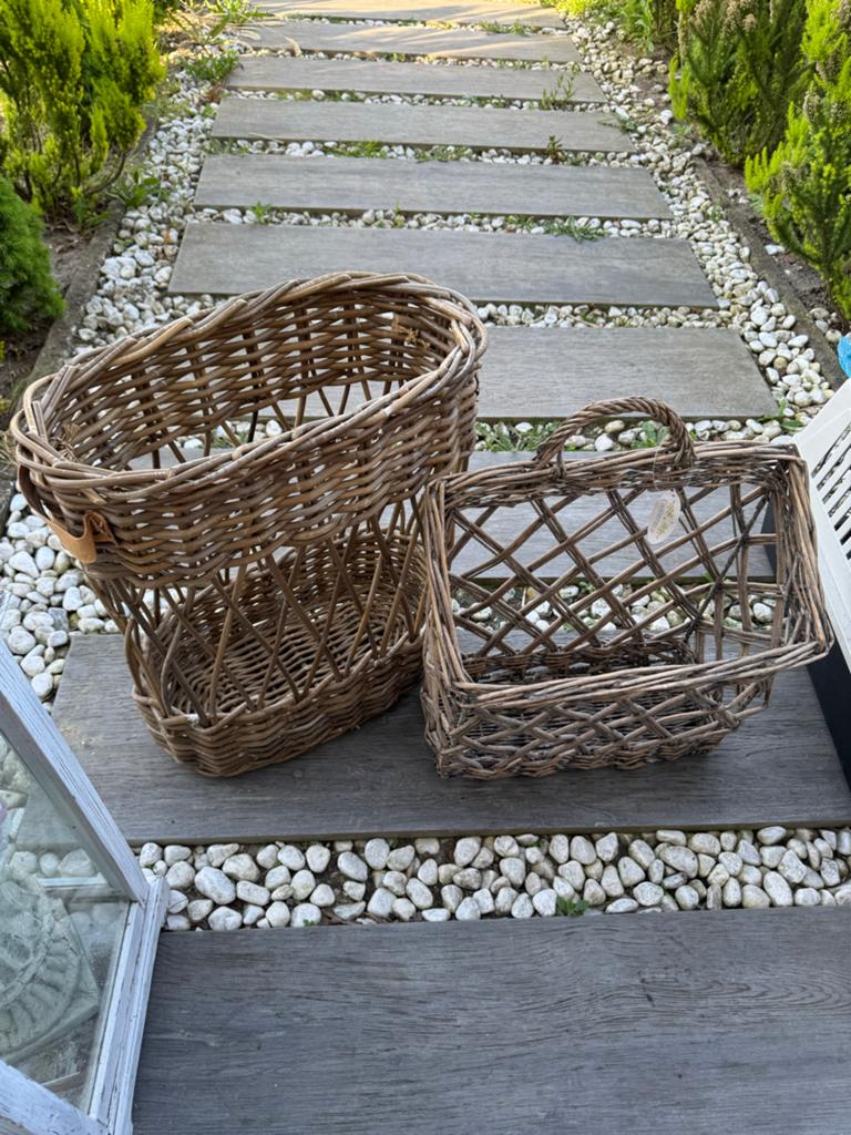 Set van rieten manden - Decoratief en praktisch, Huis en Inrichting, Woonaccessoires | Schalen en Manden, Ophalen, Mand, Zo goed als nieuw