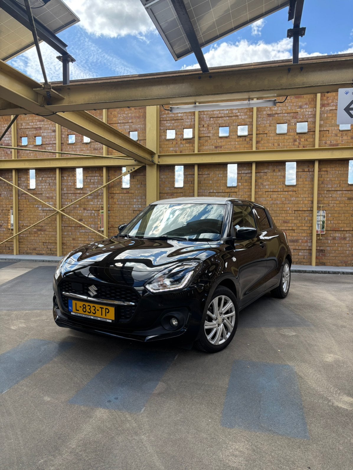 Suzuki Swift 1.2 Dualjet 83pk Smart Hybrid 2021 Zwart NAP, Auto's, 83 pk, 31 €/maand, 4 cilinders, 400 kg