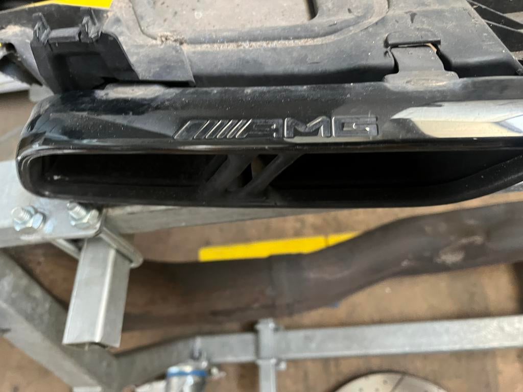 Mercedes origineel uitlaat stuken 63 AMG, Ophalen, Nieuw, Bumper