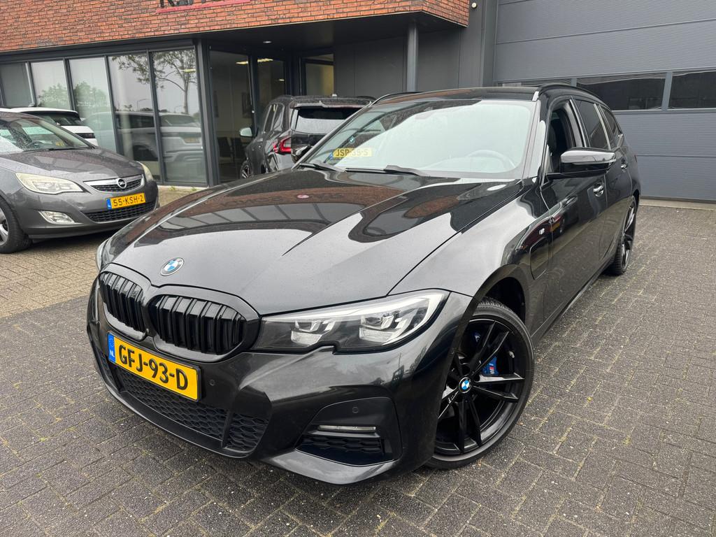 BMW 3-serie Touring 330e xDrive High Exec M PAKKET HEADUP HA, Auto's, BMW, 1998 cc, Gebruikt, Euro 6, 4 cilinders