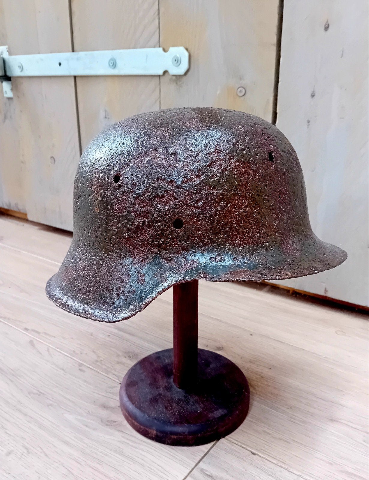 WO2 Duitse Helm M40/M42 Schuurvondst Luxemburgse Ardennen, Ophalen of Verzenden, Landmacht, Duitsland, Helm of Baret