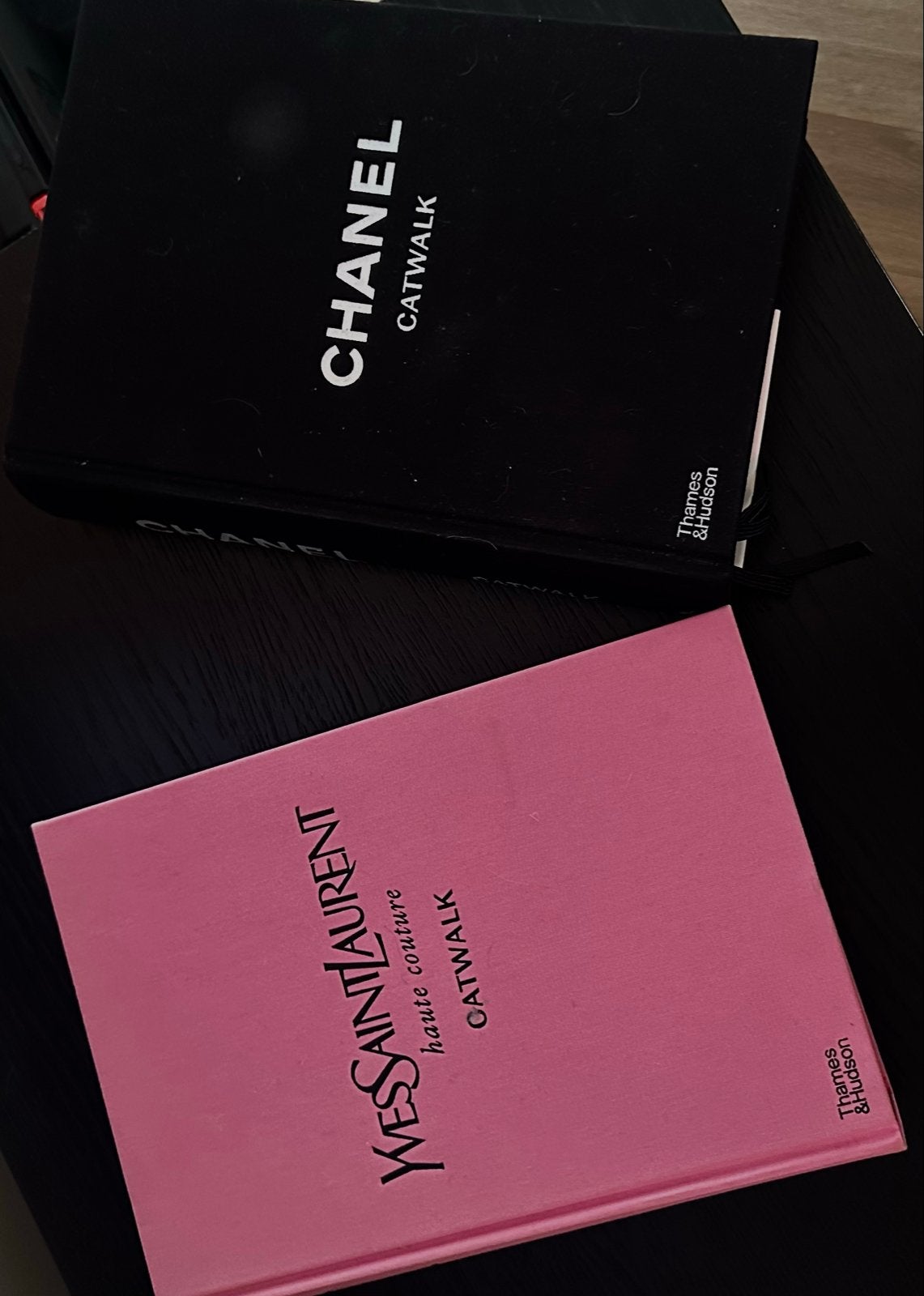 Chanel & Yves Saint Laurent Catwalk Boeken, Ophalen, Zo goed als nieuw, Europa overig