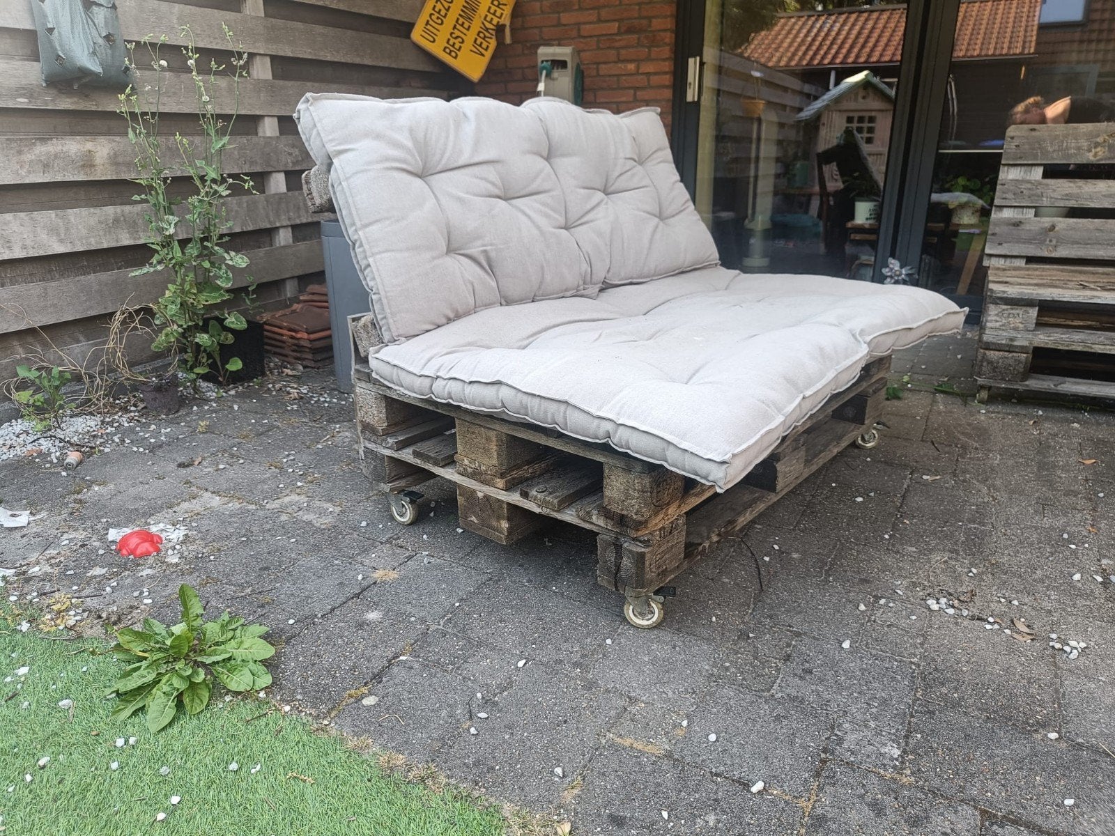 Pallet loungebank met kussens en wielen, Ophalen, Gebruikt, Hout, Loungeset