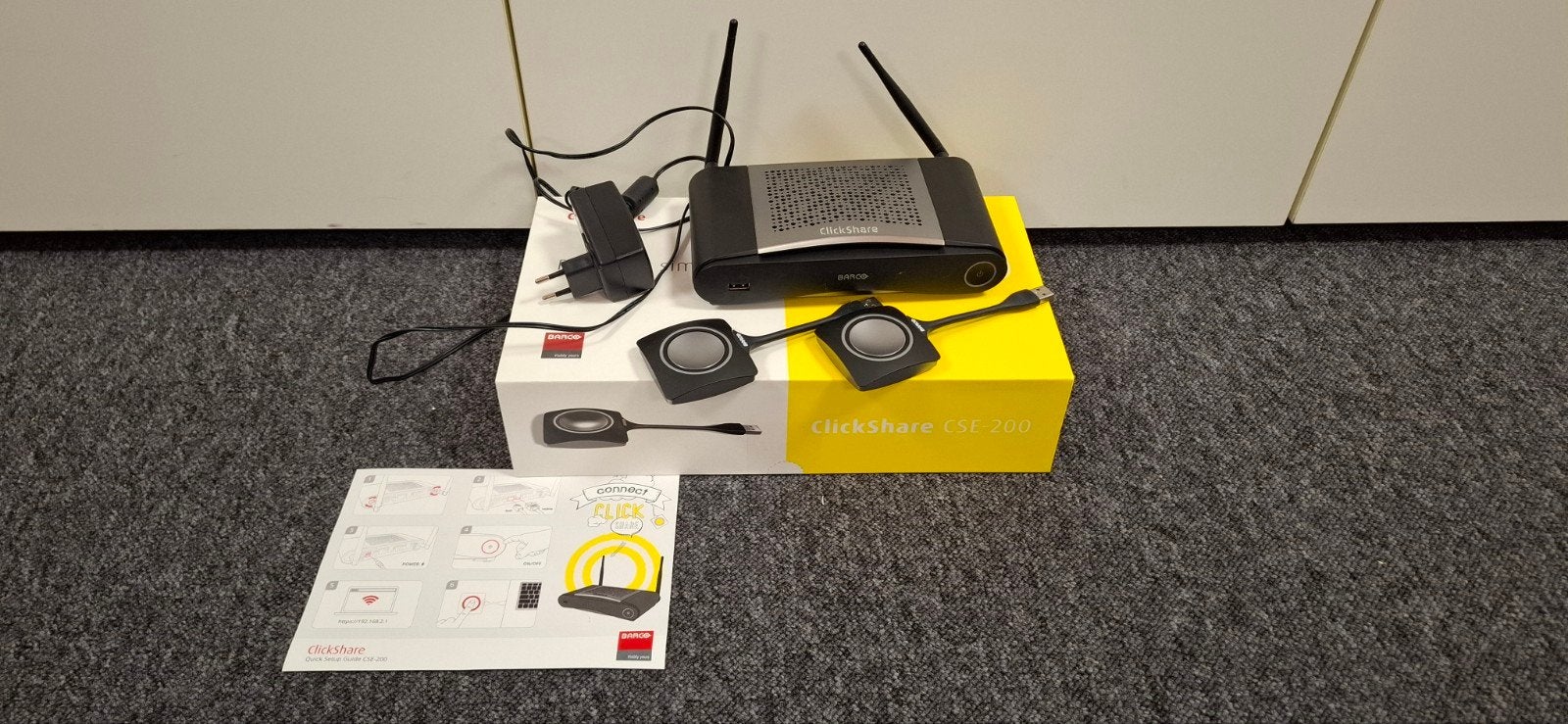Barco ClickShare CSE-200 Set, Ophalen of Verzenden, Zo goed als nieuw