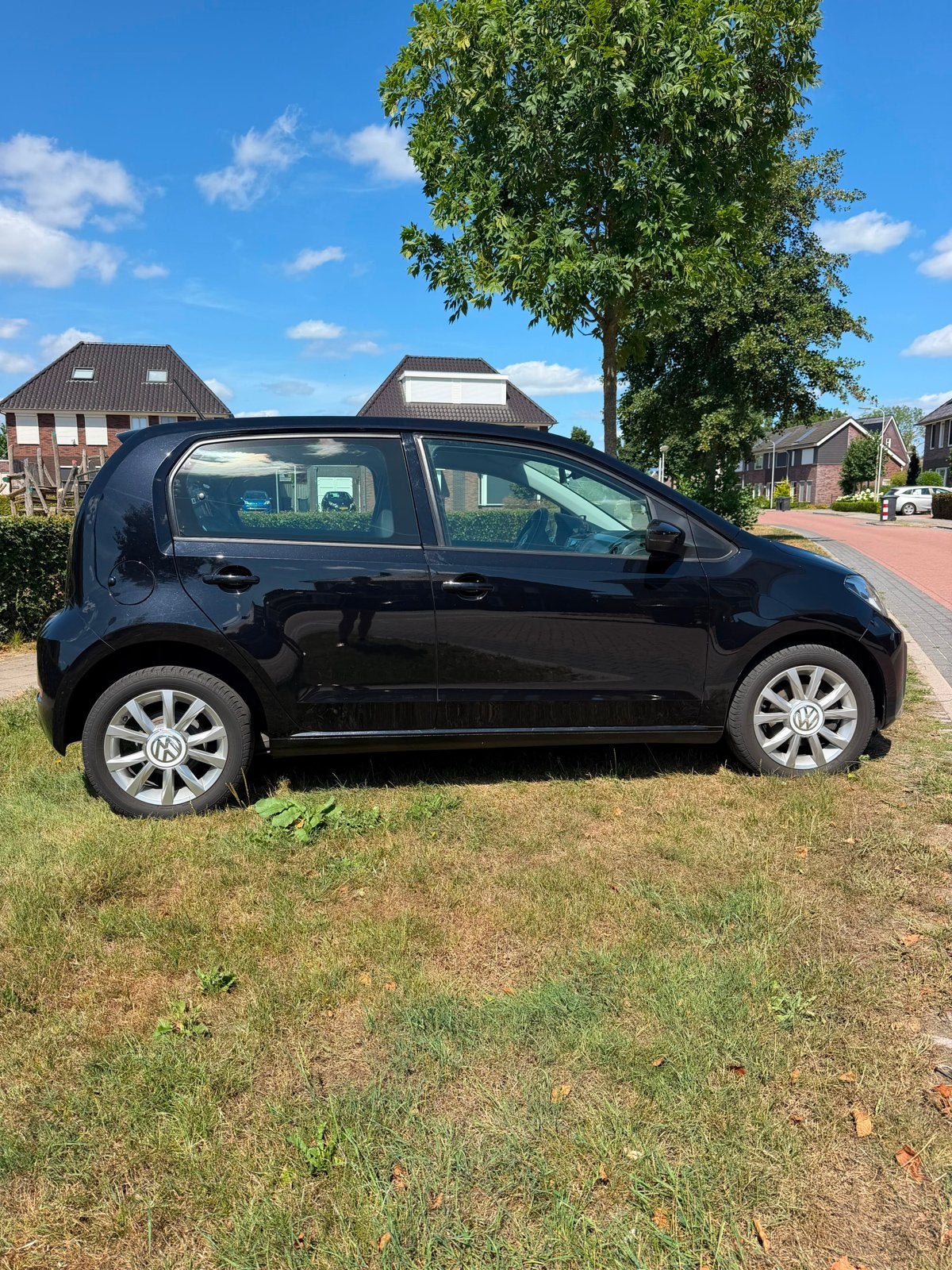 Volkswagen Up! 1.0  5-deurs -2021-Zwart -Camera, Auto's, Stof, 4 stoelen, Origineel Nederlands, Handgeschakeld