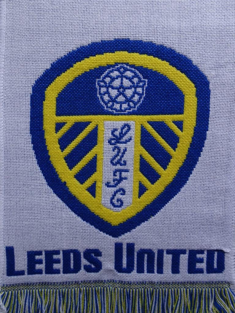 sjaal Leeds United, Ophalen of Verzenden, Nieuw, Buitenlandse clubs, Vaantje of Sjaal
