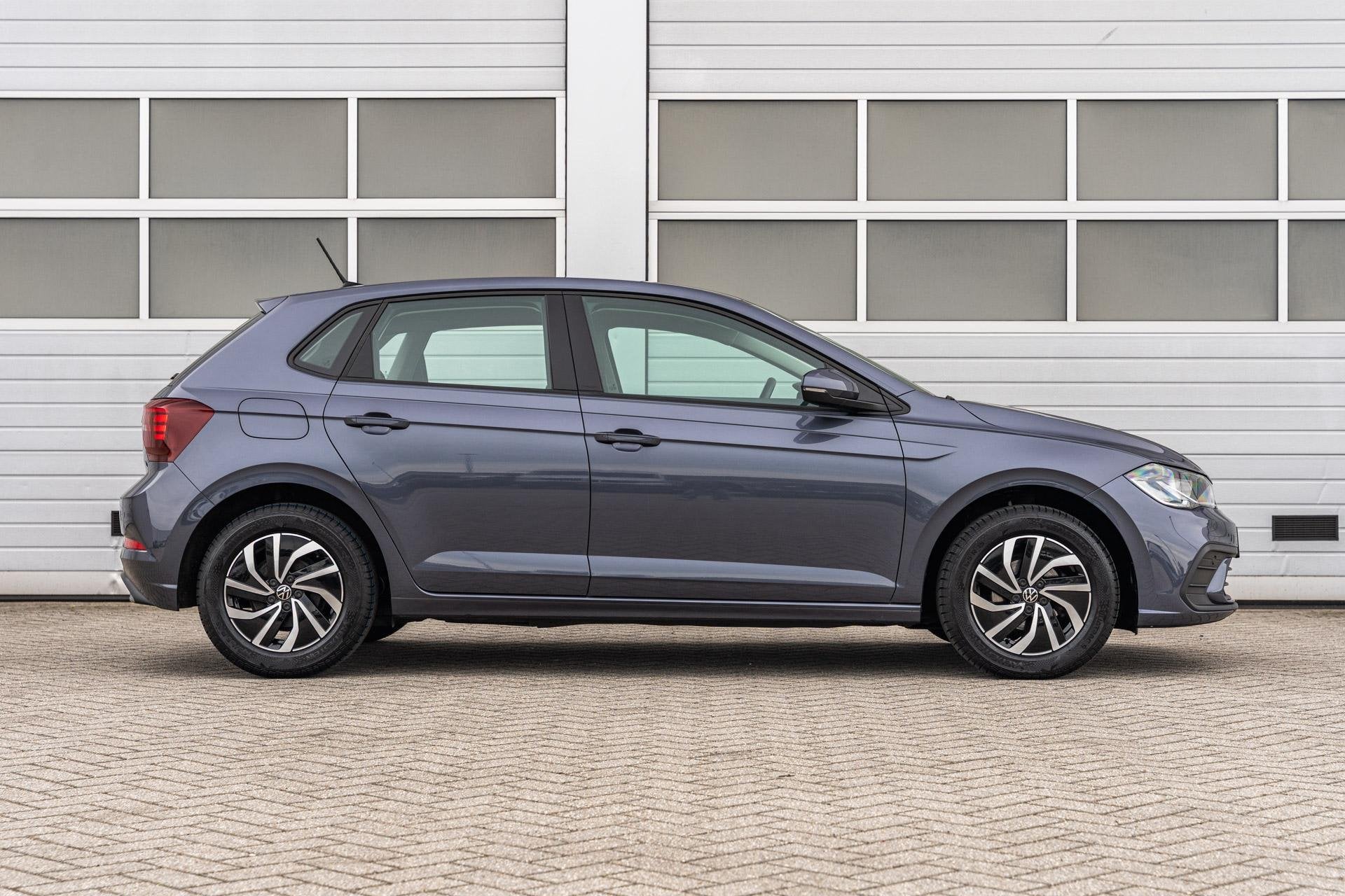 Volkswagen Polo 1.0 TSI 95pk Life | App Connect | Parkeersen, Voorwielaandrijving, 12 maanden, Stof, Gebruikt