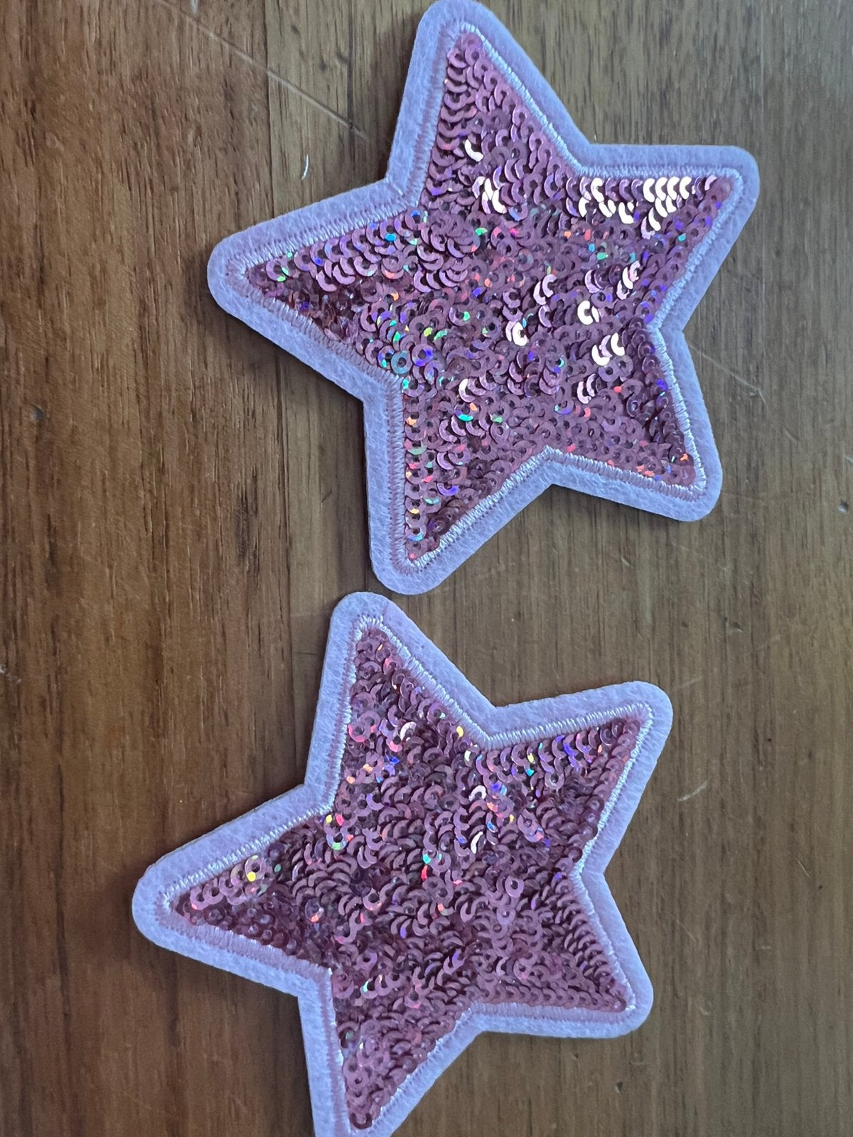 2 Strijkapplicaties Ster Roze Pailletten 7,5cm, Hobby en Vrije tijd, Ophalen of Verzenden, Nieuw
