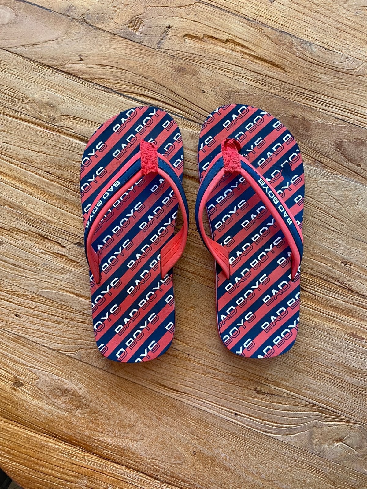 Teenslippers WE jongens maat 34-35, Overige typen, Ophalen of Verzenden, Zo goed als nieuw, Jongen