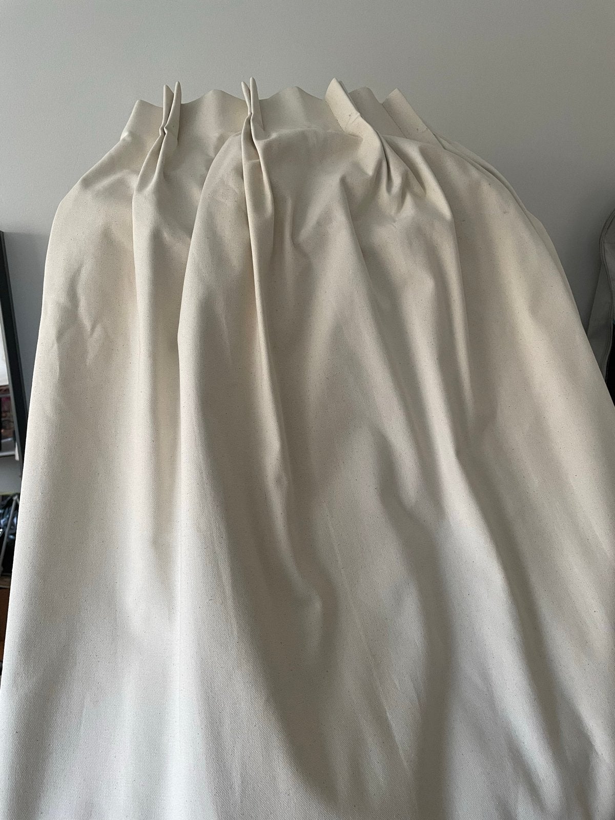 Beige verduisterende gordijnen HEMA (335x185cm) - 2 helften, Huis en Inrichting, Stoffering | Gordijnen en Lamellen, Gebruikt