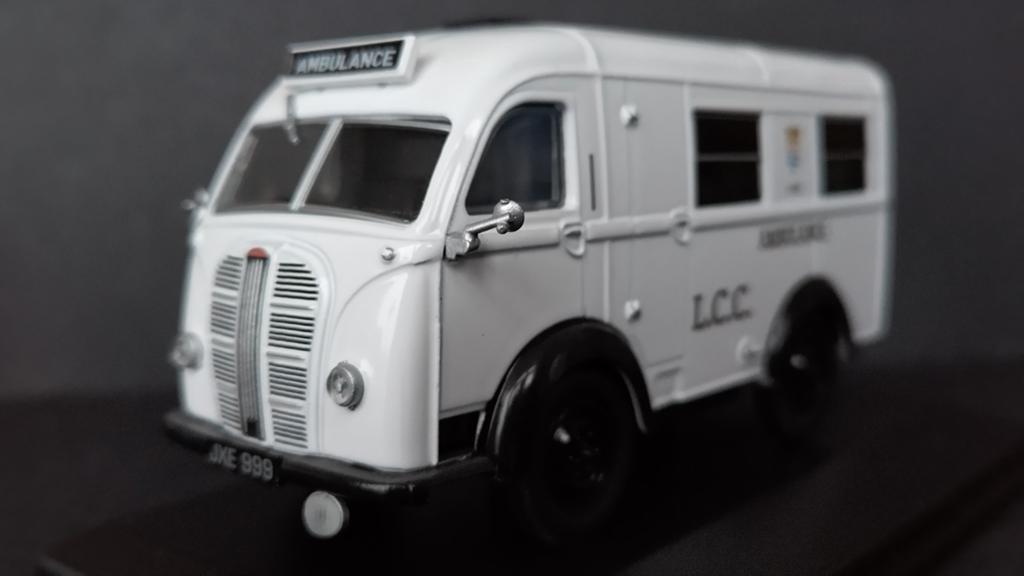 Austin K8 lcc hospital ambulace 1:43 Oxford Diecast Pol, Hobby en Vrije tijd, Auto, Nieuw, Ophalen of Verzenden, Po box -62 swansea