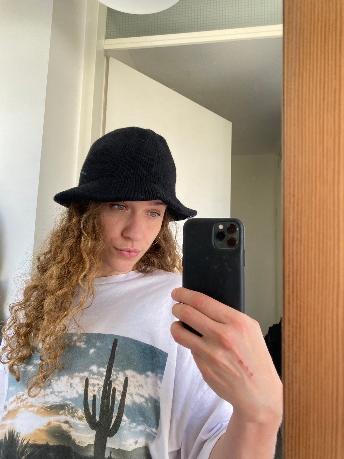 John Galliano Hat, Huizen en Kamers, Op zoek naar een kamer
