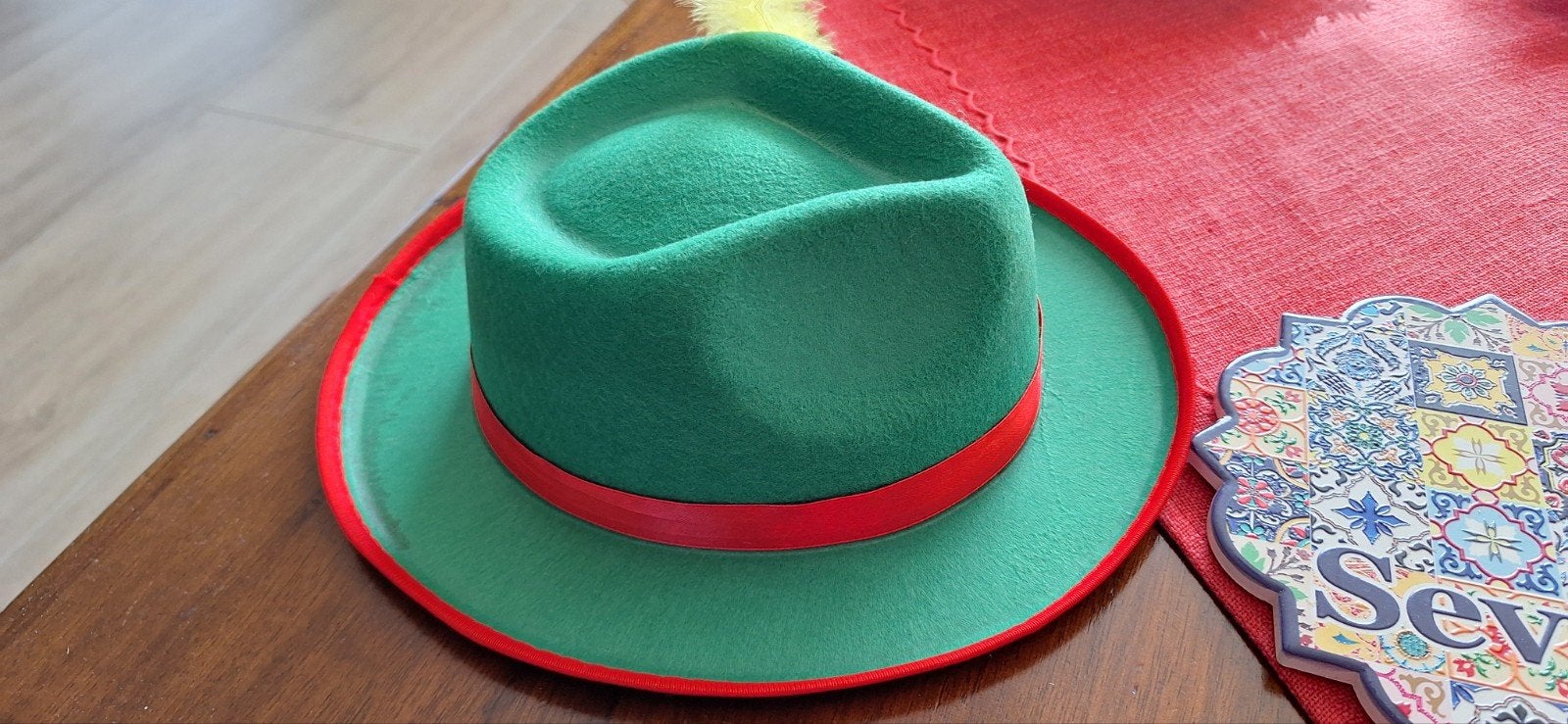 feest hoed  20/17 cm, Ophalen of Verzenden, Gebruikt, Versiering
