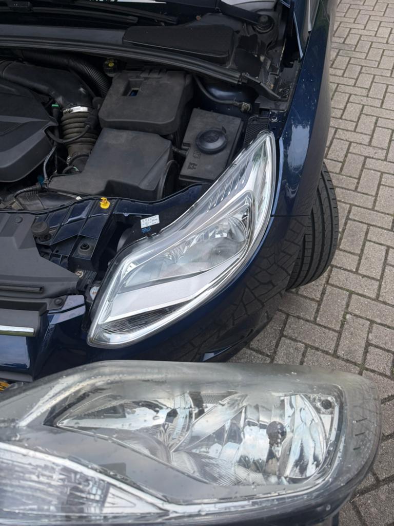 Koplamp met vochtproblemen ford focus, Ophalen of Verzenden
