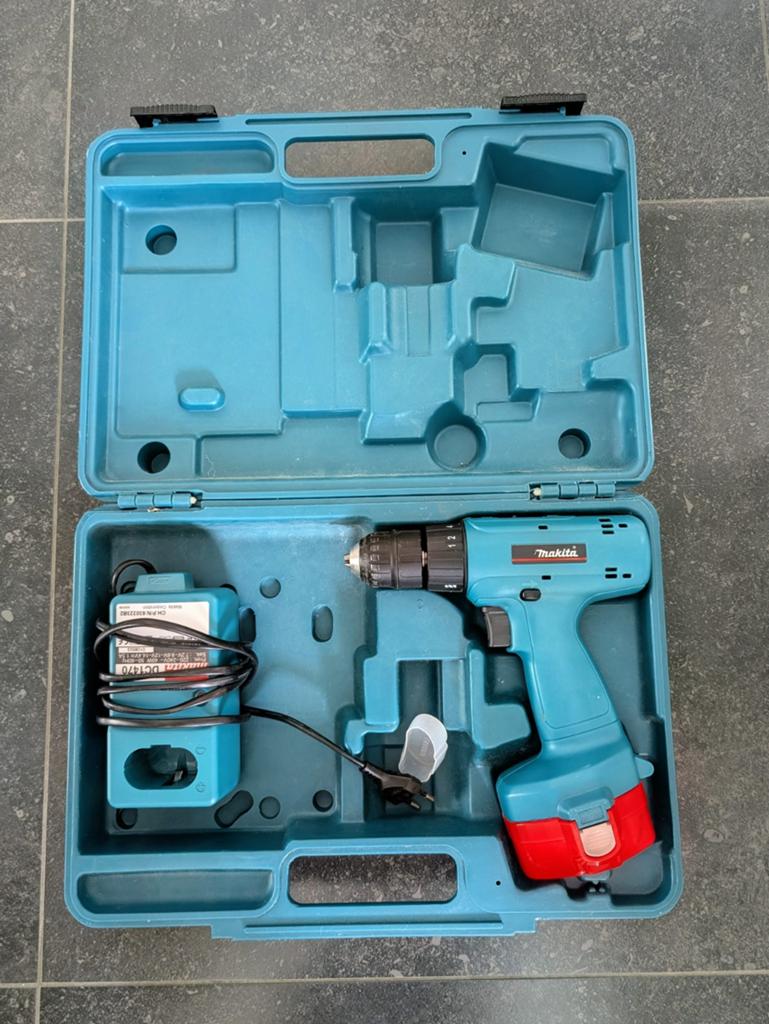 Makita 6228D Boor-/Schroefmachine 14.4V, Gebruikt, Variabele snelheid, Ophalen of Verzenden, Boor- en Schroefmachine