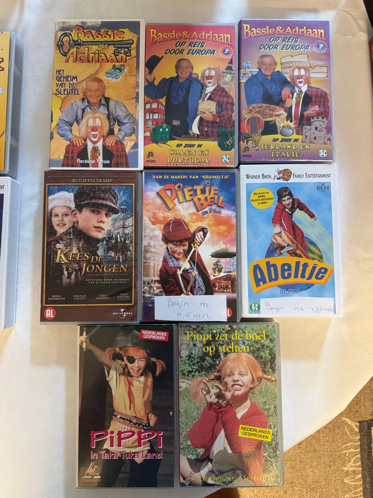 Diverse VHS-banden: Bassie & Adriaan, Pippi, Abeltje, Kees, Gebruikt, Verzamelbox, Alle leeftijden, Familie