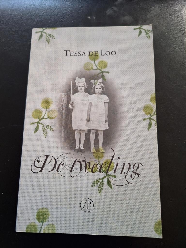 Tessa de Loo - De tweeling, Tessa de Loo, Ophalen of Verzenden, Zo goed als nieuw, Nederland