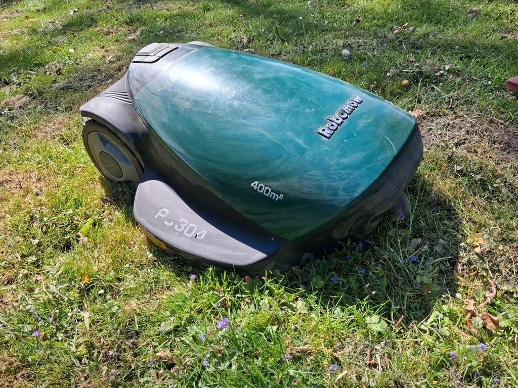 Robomow RC304 Robotmaaier - RC 304 Gebruikt, 400m², Tuin en Terras, Robotmaaiers, Gebruikt, Meer dan 25 cm, Ophalen of Verzenden